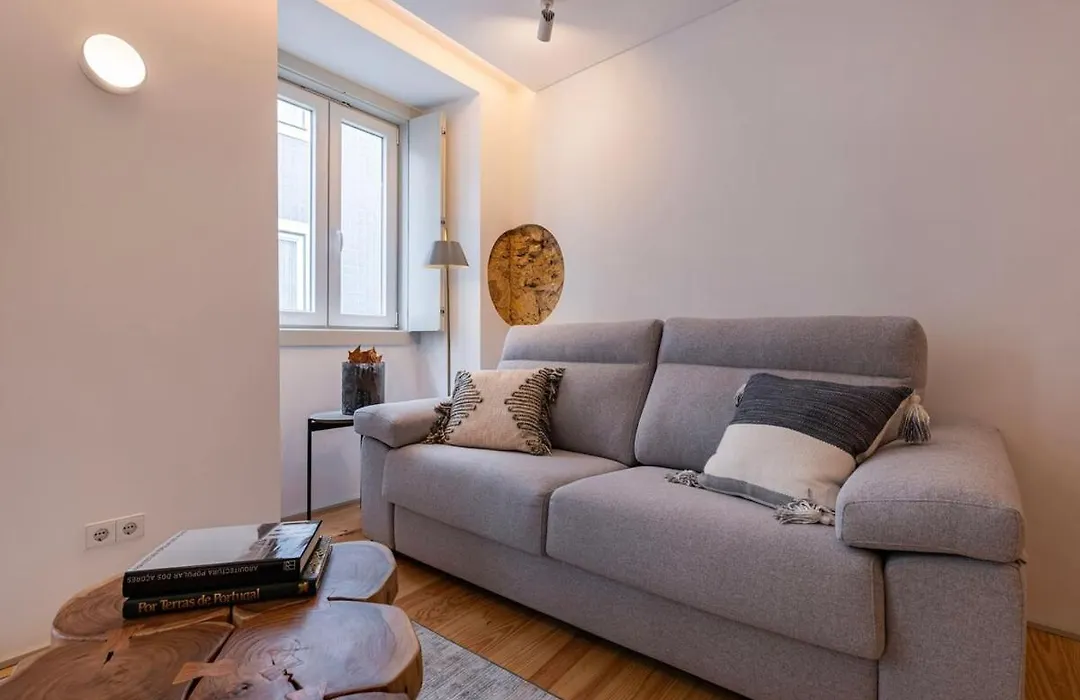 Condessa I By Innkeeper-1